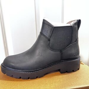 UGG Women's Black Chelsea Boots